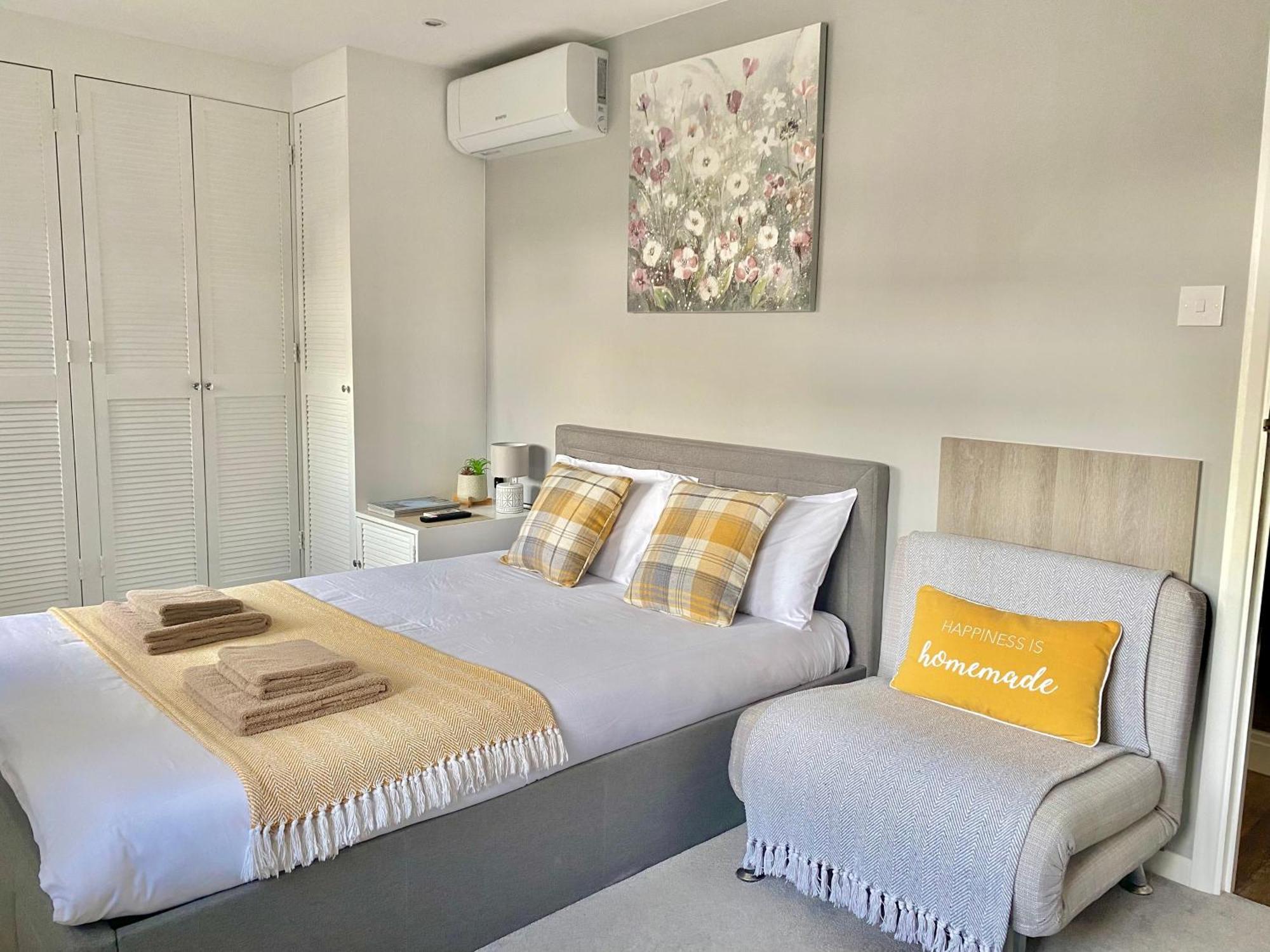 Cristina Modern Hotel Хорли Екстериор снимка