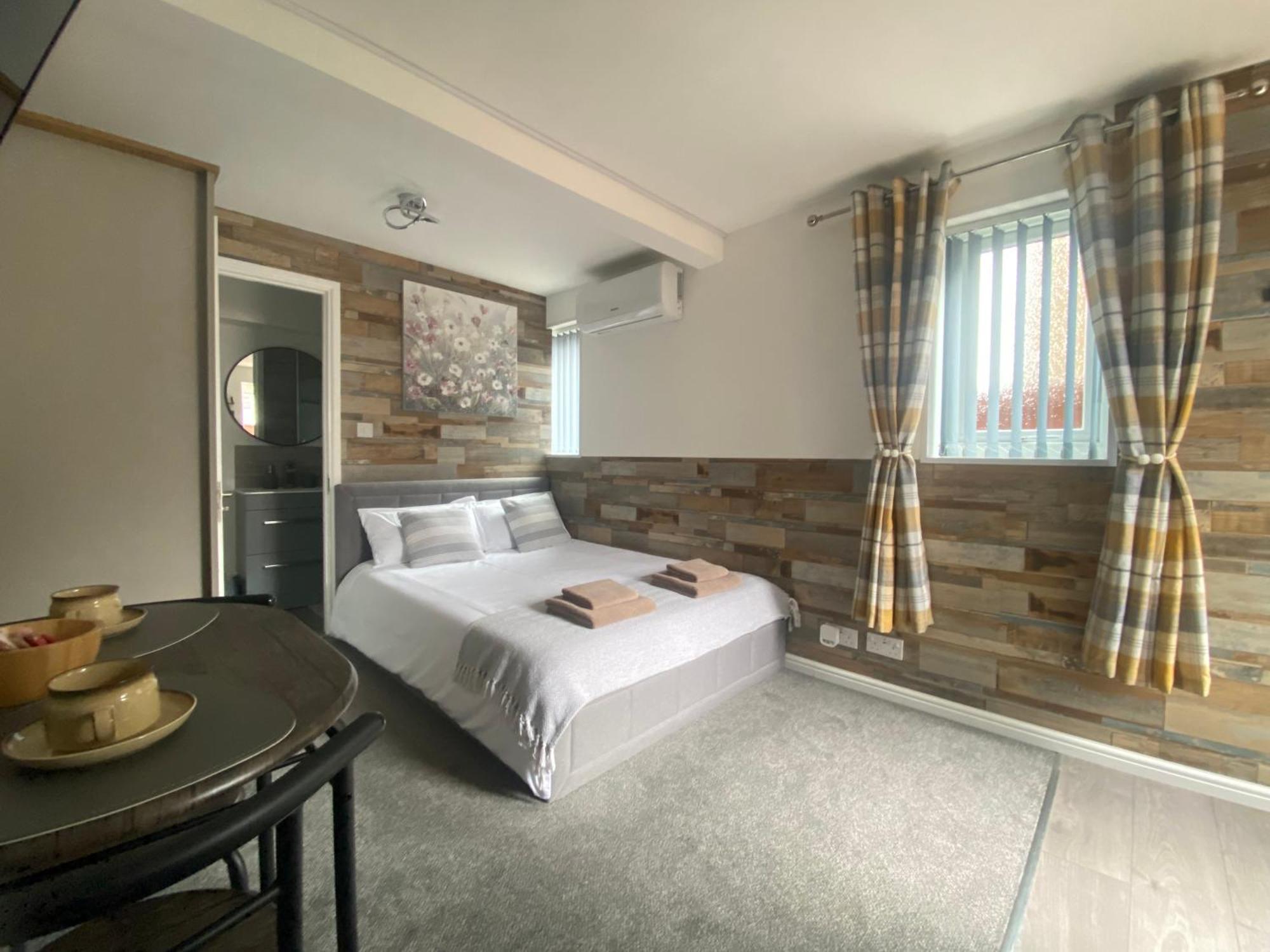 Cristina Modern Hotel Хорли Екстериор снимка